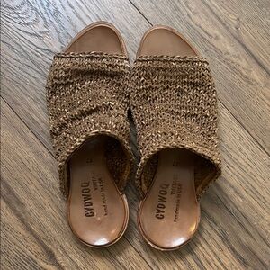 Cydwoq Vintage Asia Brown Woven Mules
